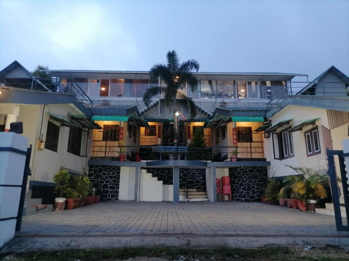 Vagamon Lake Palace Hostel Exterior photo