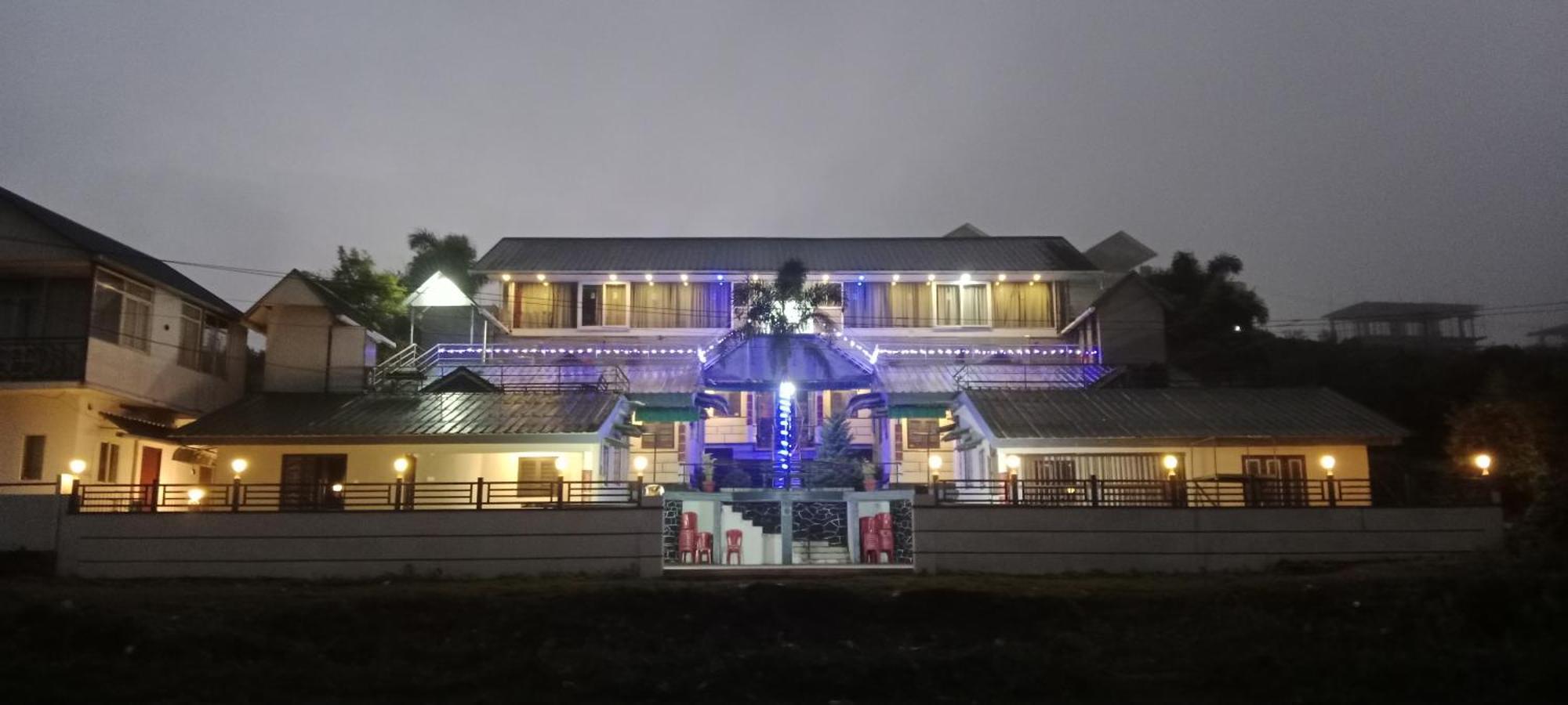 Vagamon Lake Palace Hostel Exterior photo