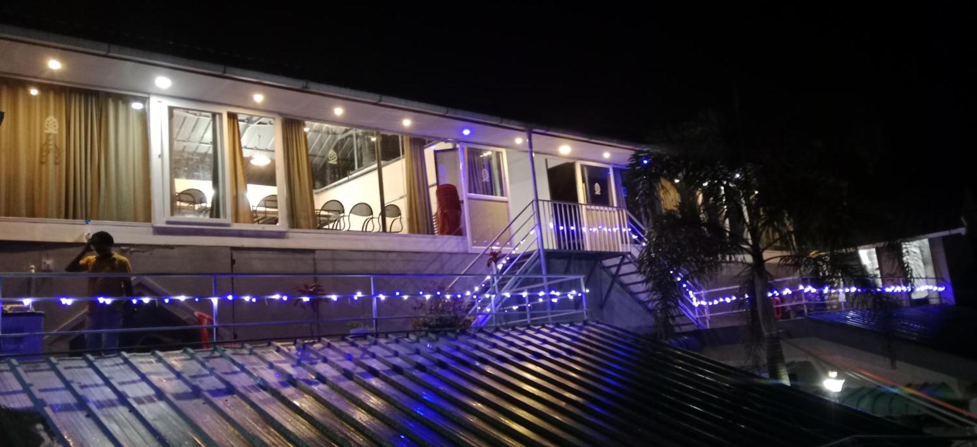 Vagamon Lake Palace Hostel Exterior photo